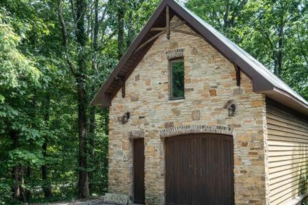 Cozy 2 Bedroom Cabin Nestled In Wooded Hideaway Монтерей Экстерьер фото