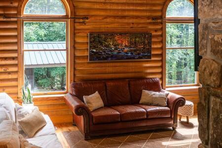 Cozy 2 Bedroom Cabin Nestled In Wooded Hideaway Монтерей Экстерьер фото