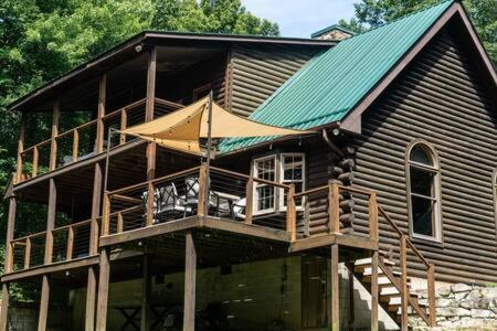 Cozy 2 Bedroom Cabin Nestled In Wooded Hideaway Монтерей Экстерьер фото